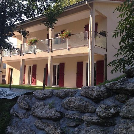 Le Mas De Servant Roulottes Et Chambres D'Hotes Auberives-en-Royans 外观 照片