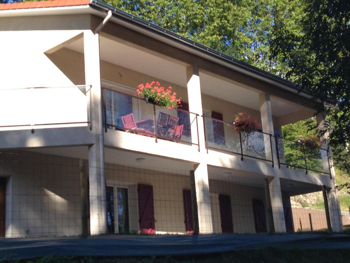 Le Mas De Servant Roulottes Et Chambres D'Hotes Auberives-en-Royans 外观 照片