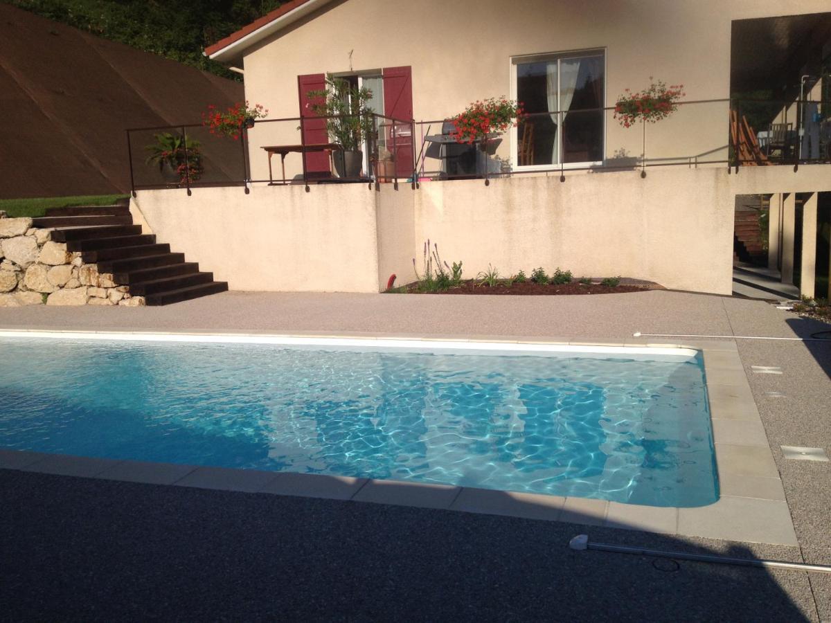 Le Mas De Servant Roulottes Et Chambres D'Hotes Auberives-en-Royans 外观 照片