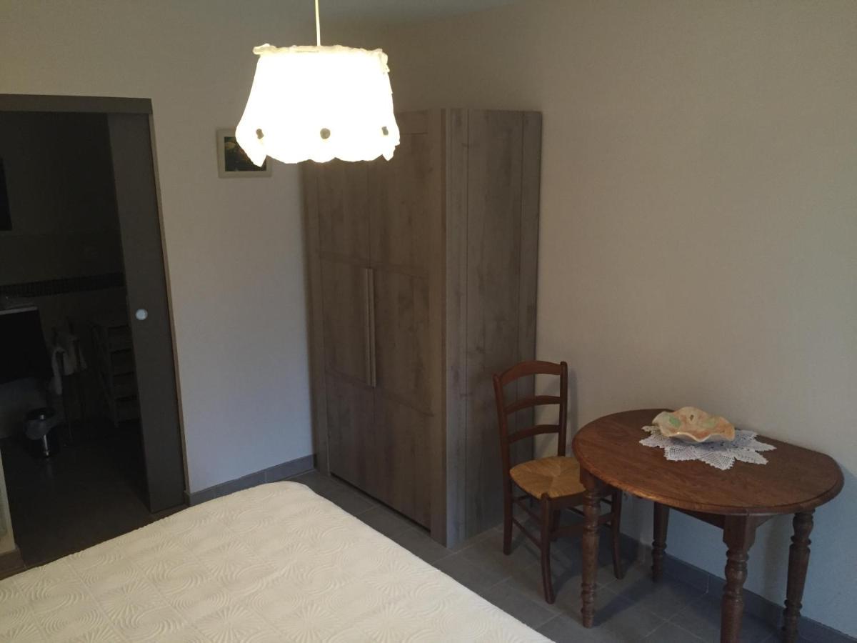 Le Mas De Servant Roulottes Et Chambres D'Hotes Auberives-en-Royans 客房 照片