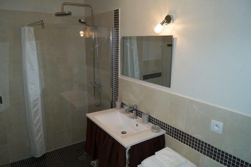 Le Mas De Servant Roulottes Et Chambres D'Hotes Auberives-en-Royans 外观 照片