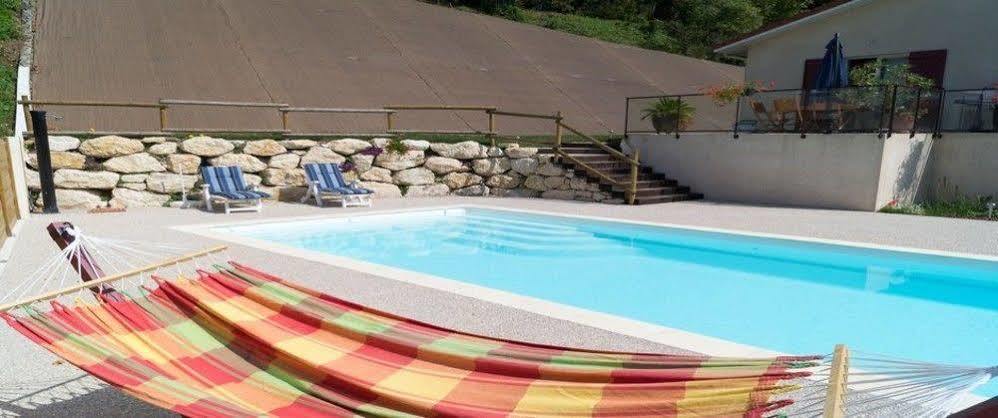 Le Mas De Servant Roulottes Et Chambres D'Hotes Auberives-en-Royans 外观 照片