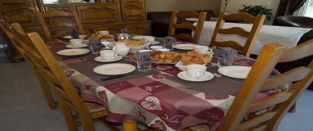 Le Mas De Servant Roulottes Et Chambres D'Hotes Auberives-en-Royans 外观 照片